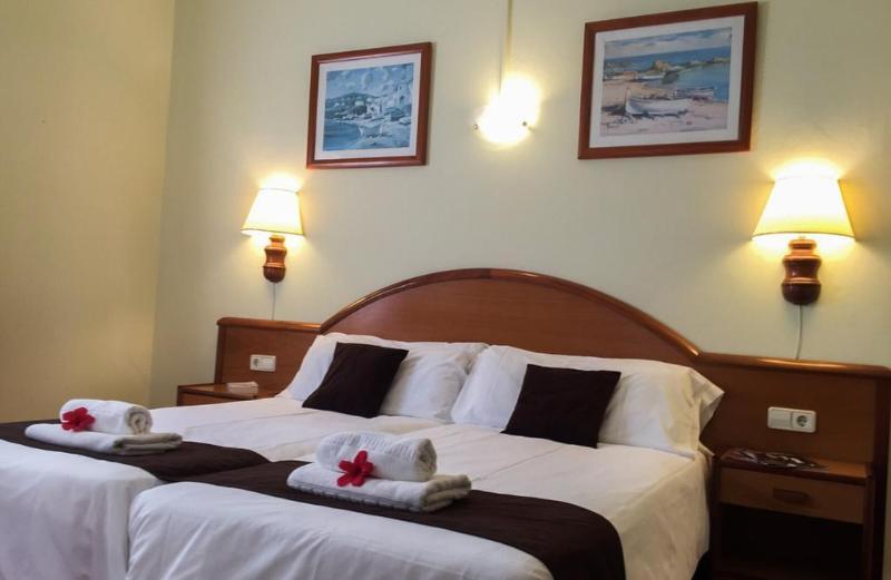 Hostal Doris - Adults Only Colonia de Sant Jordi Exterior foto