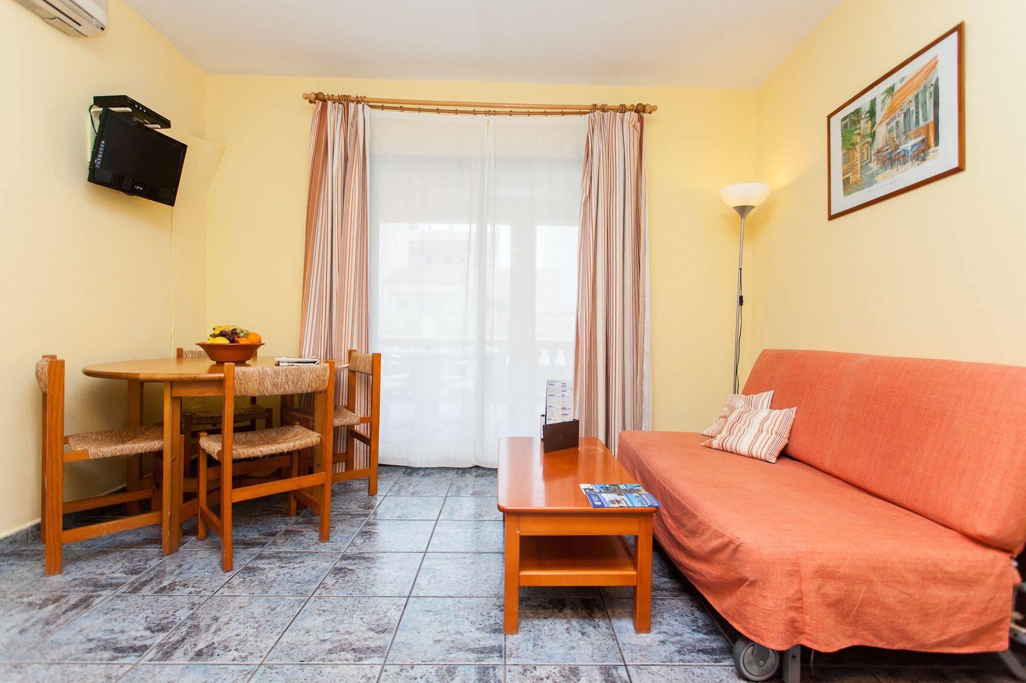 Hostal Doris - Adults Only Colonia de Sant Jordi Exterior foto